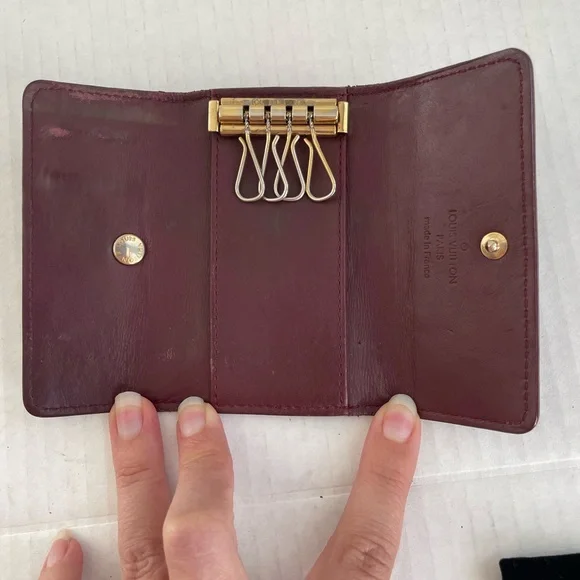 LOUIS VUITTON burgundy Vernis key holder - Picture 5 of 10